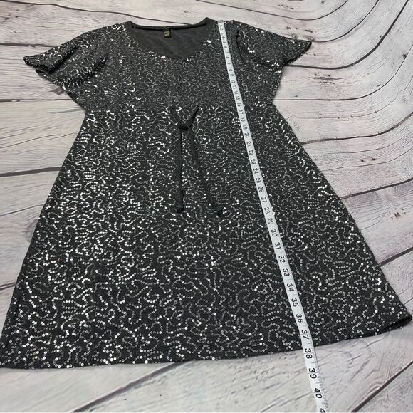CUPIO gray sequin knit short sleeve v-neck midi party dress, size M - Picture 12 of 13